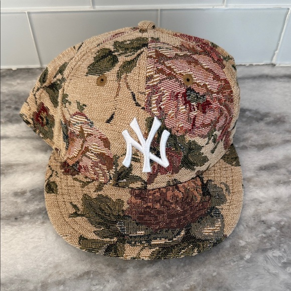 Kith Other - KITH NYY New Era Baseball Hat
NWOT